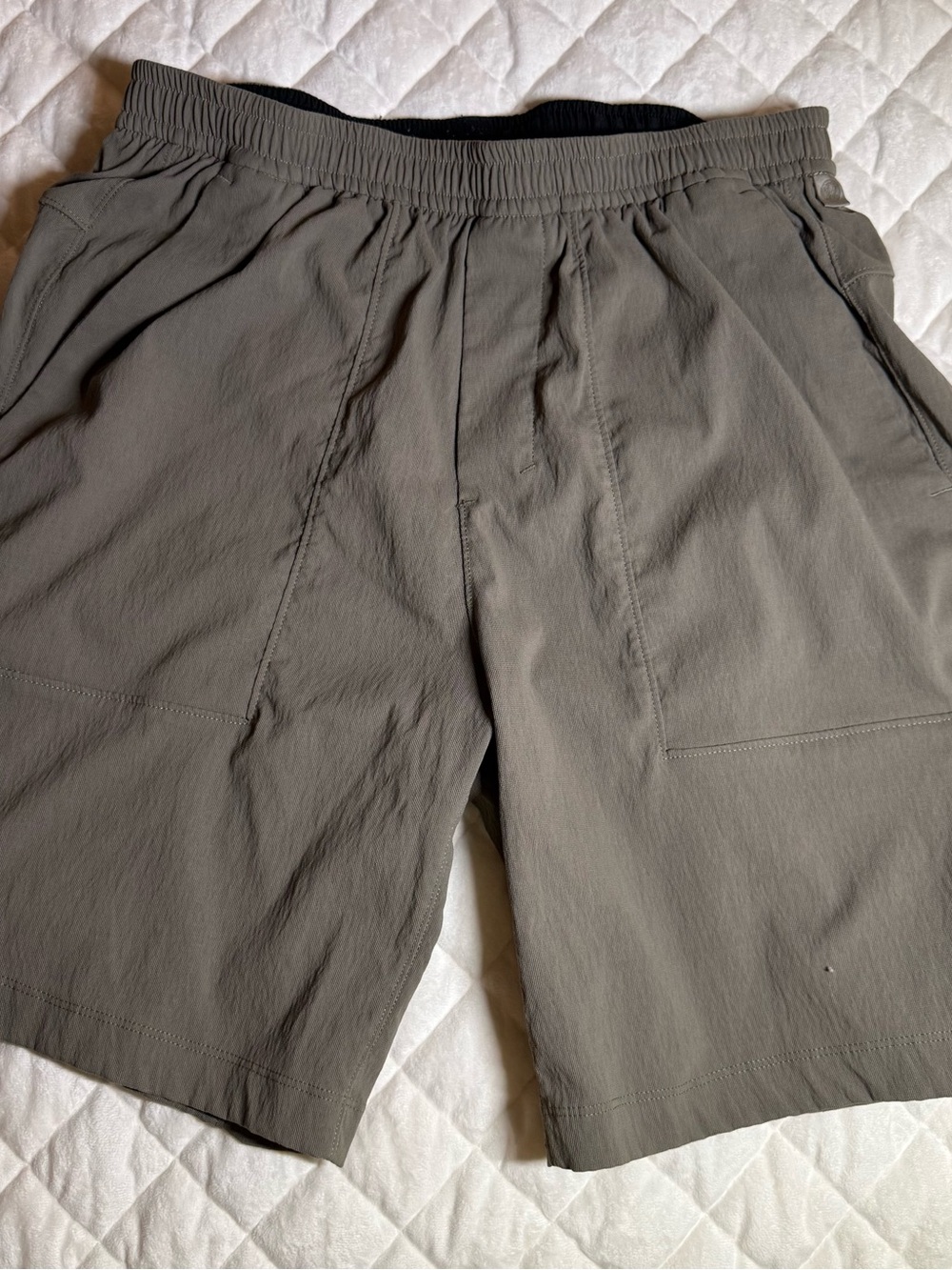 Lululemon Men's Bowline Short Woven Utility Athletic Shorts Gray Sage Size Med
